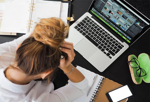 资讯动态>
											</a>
										</div>
										<div class=