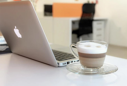 资讯动态>
											</a>
										</div>
										<div class=